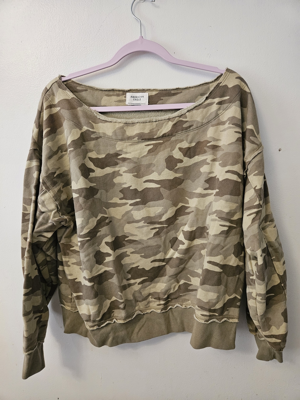 American Eagle NWOT Brown & Tan Camo Off The Shoulder Sweatshirt